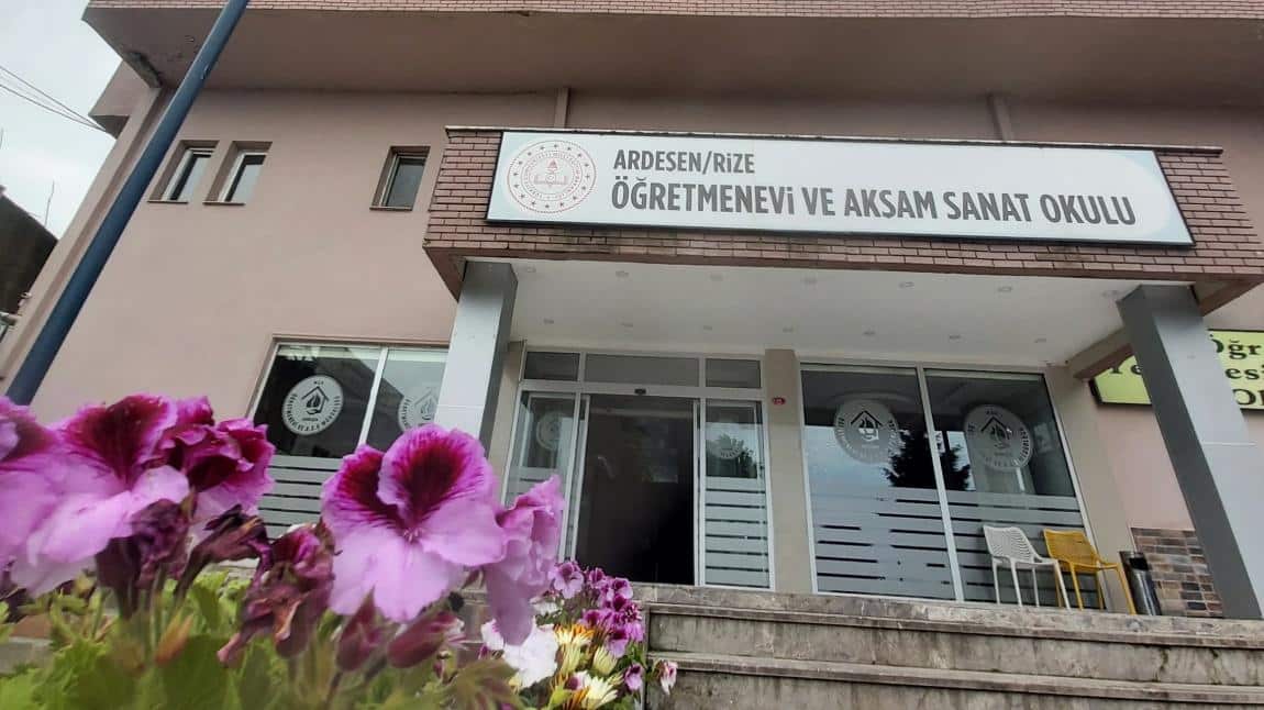 Ardeşen Öğretmenevi ve Akşam Sanat Okulu Fotoğrafı